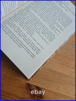 1990 Signed First Edition Terry Pratchett Moving Pictures 1990 Signed First Edition Terry Pratchett Moving Pictures