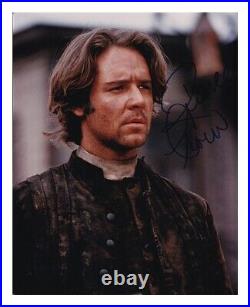 CROWE, RUSSEL ACTOR SIGNED photograph of Russell Crowe 2005 First Edition Pape