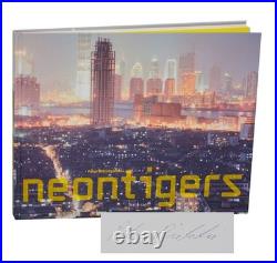 Peter BIALOBRZESKI, Florian Hanig / NEON TIGERS Signed First Edition #203359
