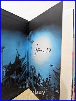 Signed-First Edition-Alien Clay by Adrian Tchaikovsky-Sprayed Edge-New