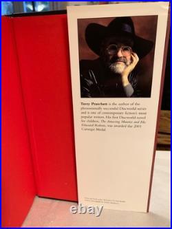 Terry Pratchett Monstrous Regiment SIGNED 1st Edition/1st Print Discworld 2003